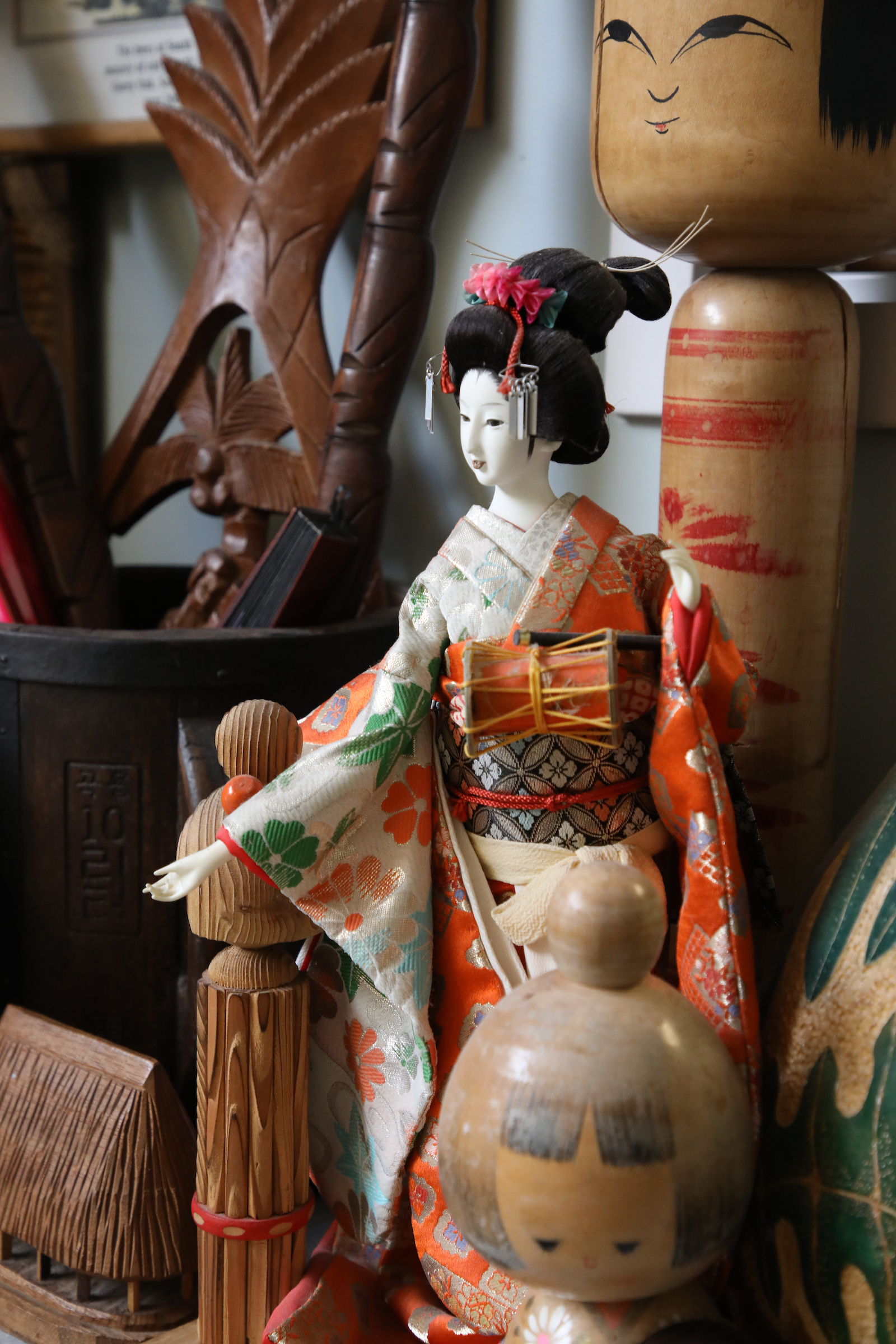 photo of a Japanese figurine 